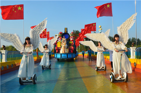 10、芜湖欢乐世界-欢乐大巡游_副本.jpg