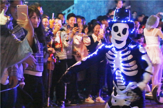 4.芜湖方特万圣百鬼夜行巡游_副本1.jpg
