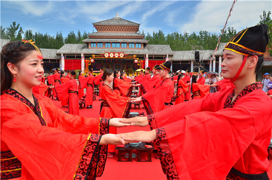 图9 芜湖方特东方神画汉式集体婚礼_副本.jpg